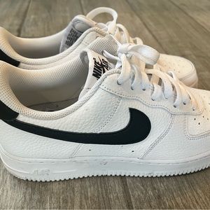 Nike Air Force 1 Low '07
White Black Pebbled Leather